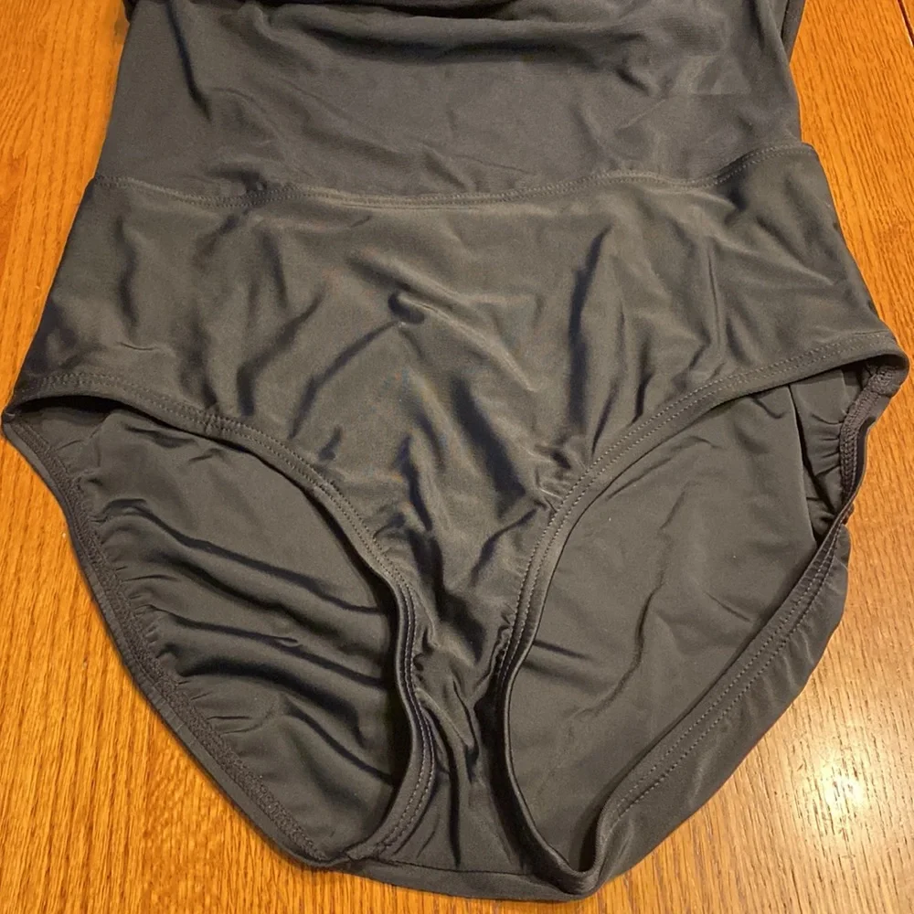 Croft & Barrow womens swimsuit 12 One piece Black Halter/ Skirt